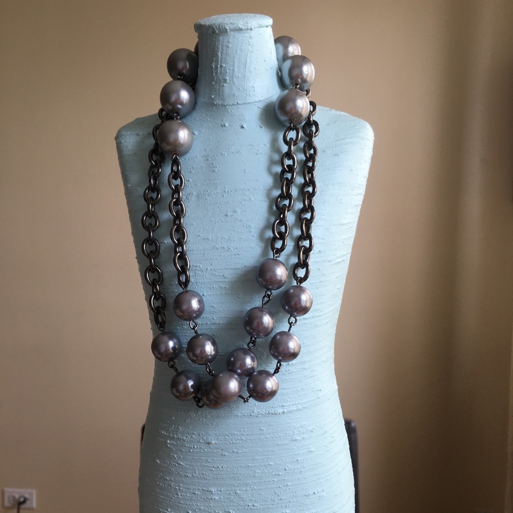 Pearl like necklace